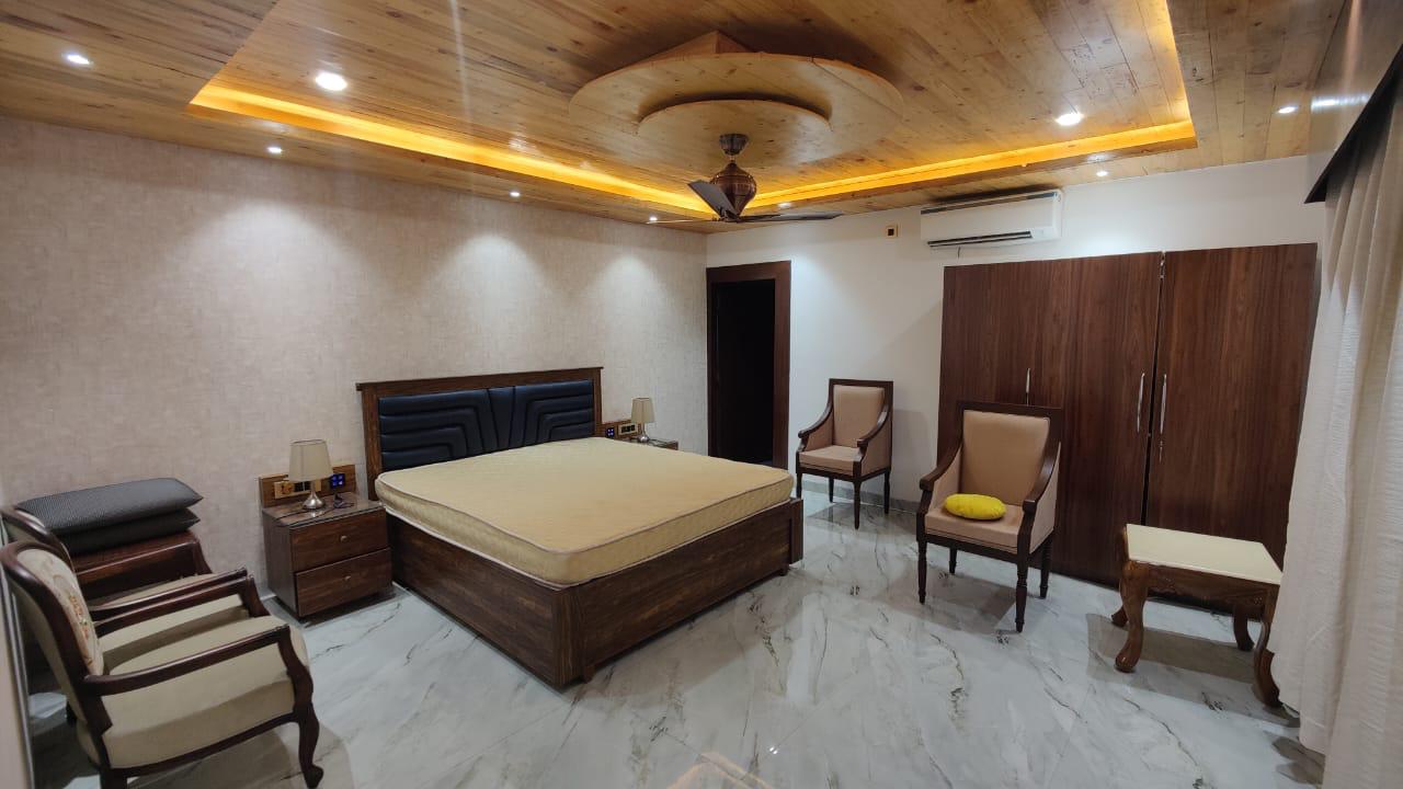 Farm House in Noida for Rent